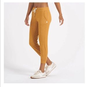 NWT Vuori Performance Joggers XS in flax heather